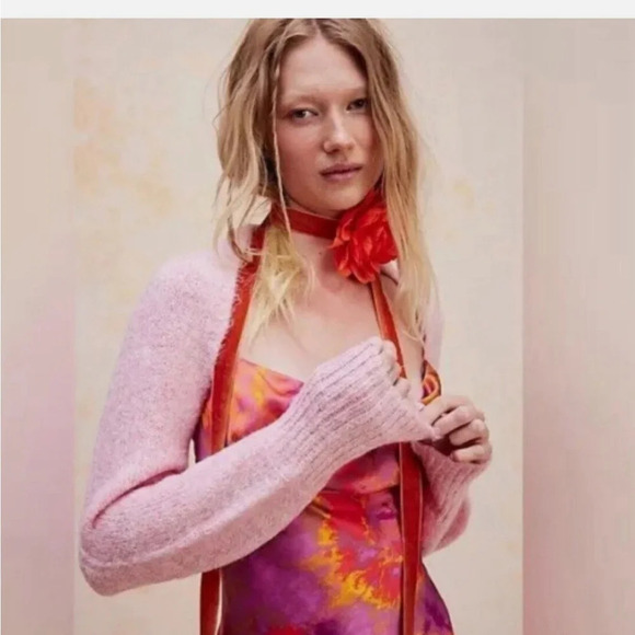 Free People Tops - NWOT FREE PEOPLE Prima Donna knit Bolero one size pink long sleeve shrug